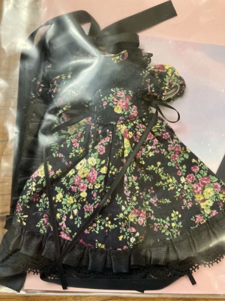 画像3: 『黒ロリィタ花柄ワンピースとヘッドドレスセット』ネオブライス.ブライスサイズ　 (3)