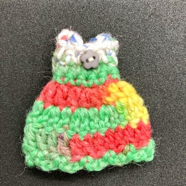 画像2: プチブライス相当size『カラフルグリーンのニットワンピース』 (2)