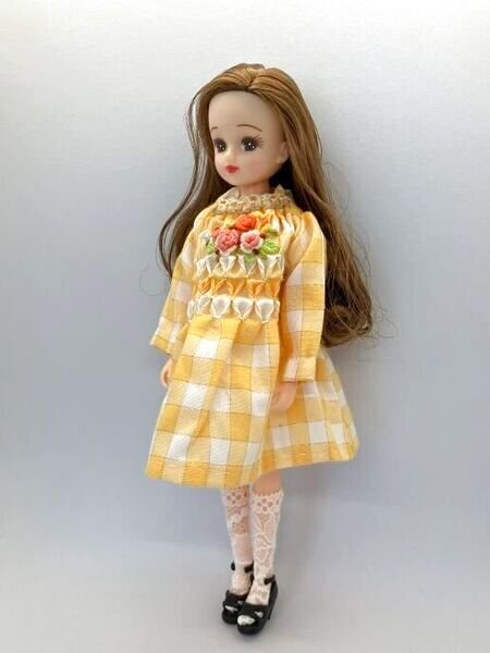 画像3: リカちゃん相当size『黄色チェックにスモッキング刺繍と薔薇のワンピース』 (3)