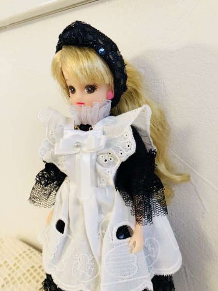 画像4: リカちゃん相当サイズ【 ブラックワンピースドレス と エプロンとターバンのセット】フェルト製 (4)