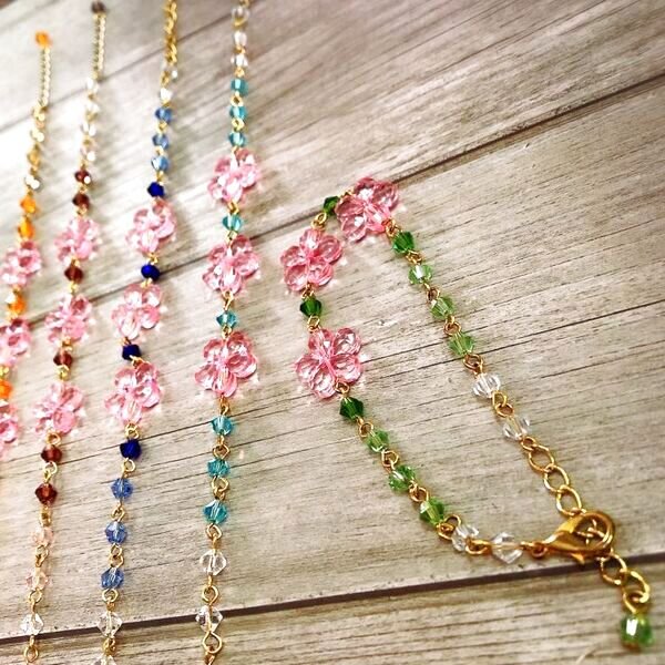 画像4: 『 キラキラ桜のビーズネックレス　』 青　色々なサイズのドールさんに(全長22cmアジャスター付き) (4)