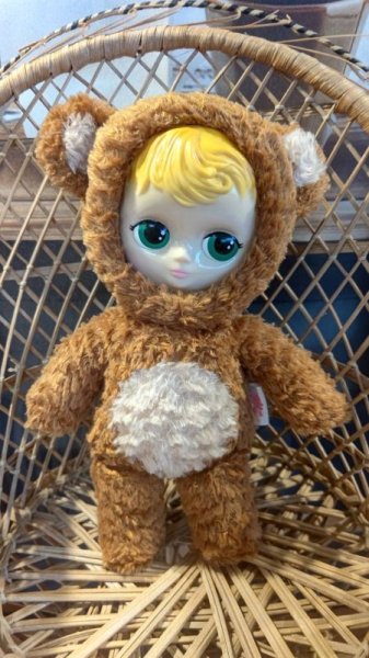 画像2: 【特価】2022年発売Blythe公式ぬいぐるみラブハグブライス『べニーベア（ブラウン）』 (2)