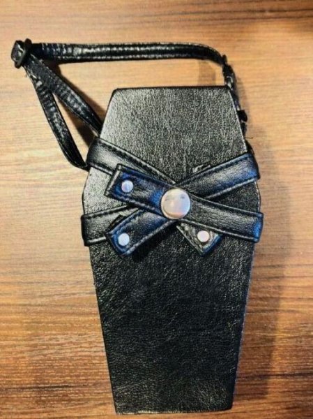 画像2: ペチカ様制作 棺形ドールケース(現状品)【オビツ 11,ブラウニー,リトルプーリップ,プチブライスサイズ 】 (2)