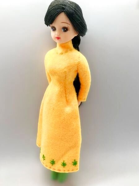 画像5: リカちゃん相当size民族衣装ワンピースとエプロン、ブーツとコートのフルセット花布糸様製作 (5)