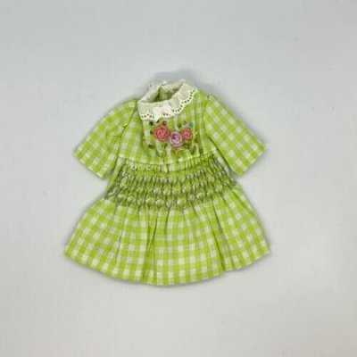 画像1: リカちゃん相当size『ライトグリーンチェックにスモッキング刺繍のあるワンピース』