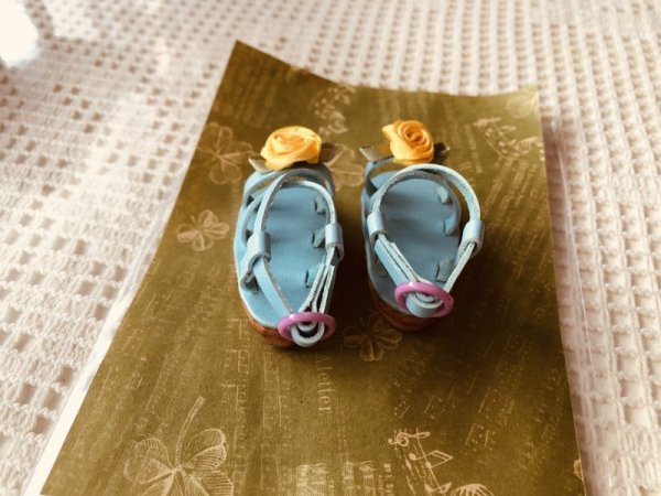 画像5: gohongi様制作MDDサイズ　サンダル【 パウダーブルー×イエローローズ 】 (5)