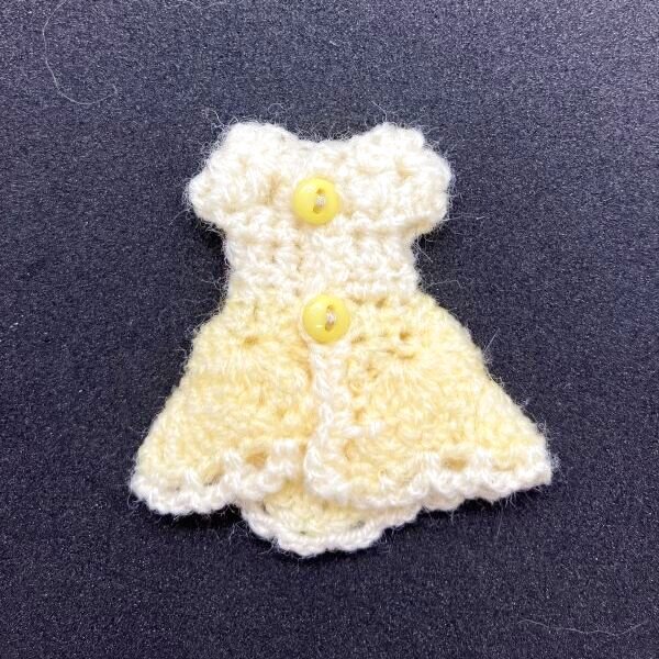 画像3: プチブライス相当size『イエローのニットワンピース・ライトイエローボタン・裾スカラップ』 (3)