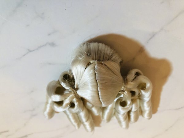 画像3: ウィッグ《ホワイトツイン縦ロール》・サイズ4-5インチ (3)