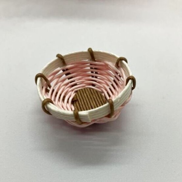 画像2:  1/6ドールサイズカゴ編み果物皿『ピンク&ホワイト』 (2)