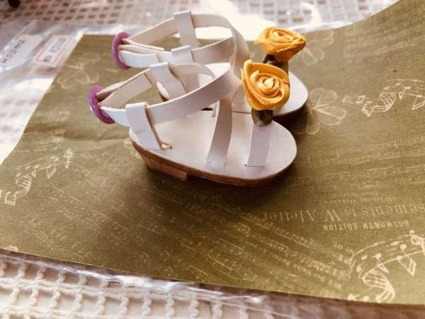 画像5: gohongi様制作　MDDサイズ　サンダル【 ホワイト×イエローローズ 】 (5)
