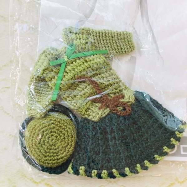 画像3: ジェニーちゃん等27cm相当ドールsize『レース編み緑のお帽子とスカートのセット』 (3)