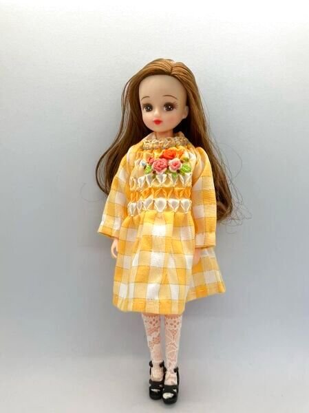リカちゃん相当size『黄色チェックにスモッキング刺繍と薔薇の