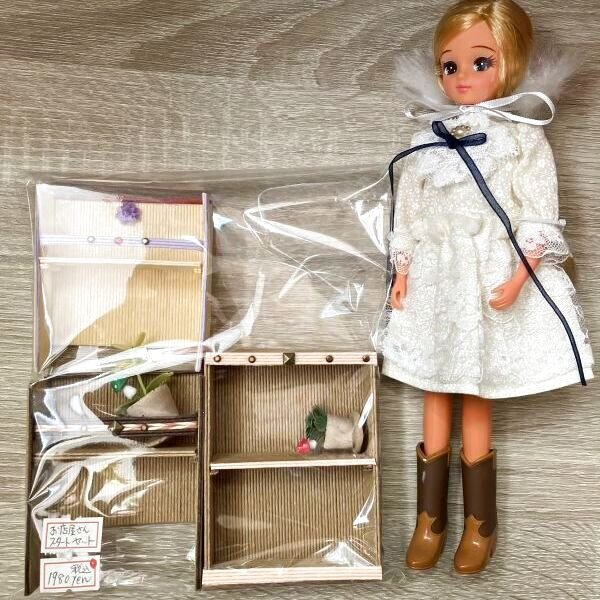 画像4: ミニチュア家具『1/12スケール又は1/6スケール小さな観葉植物2つとディスプレイ棚3点セット(お店屋さんごっこセット)』 (4)