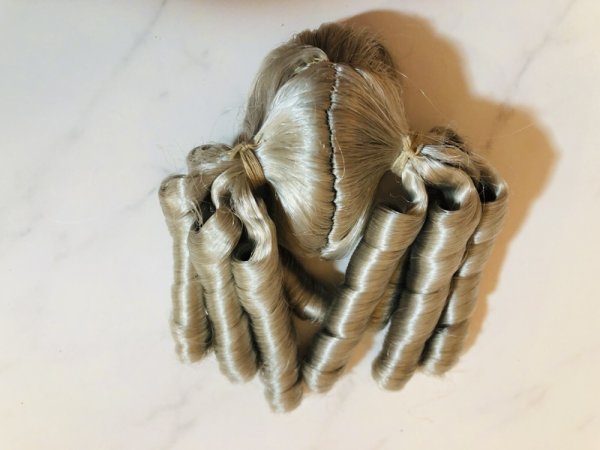 画像2: ウィッグ《シルバーツイン縦ロール》・サイズ4-5インチ (2)