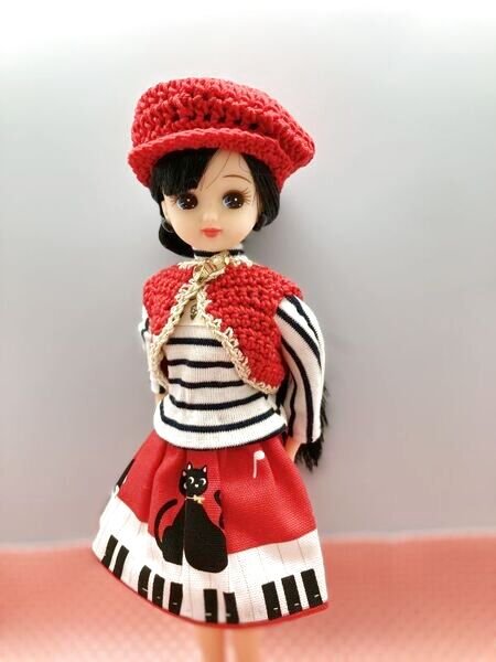 画像1: 花布糸様制作【赤い帽子とジレとブラウスとスカートのセット】リカちゃんsize (1)