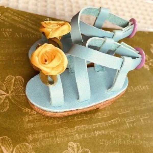 画像4: gohongi様制作MDDサイズ　サンダル【 パウダーブルー×イエローローズ 】 (4)
