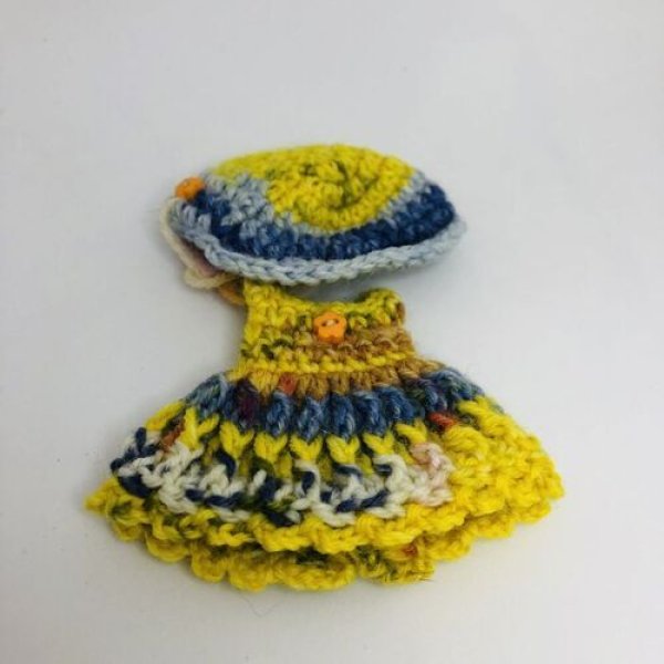 画像2: 【特価】ミキちゃん・マキちゃん相当size『イエロー系オパール毛糸のワンピース&キャスケット』 (2)