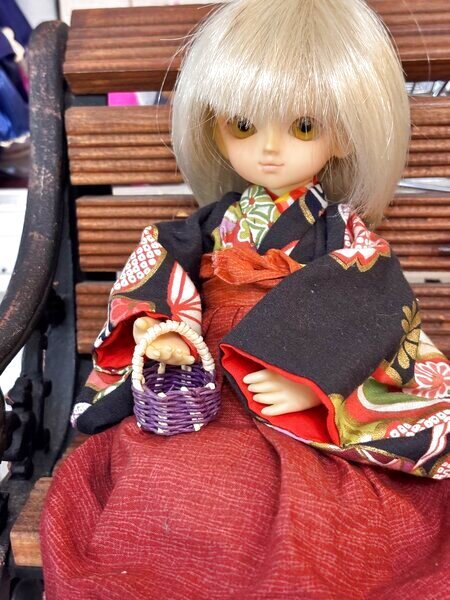 画像3:  1/6ドール又は1/12ドールサイズカゴバッグ『パープル小さめ持ち手ホワイト』 (3)