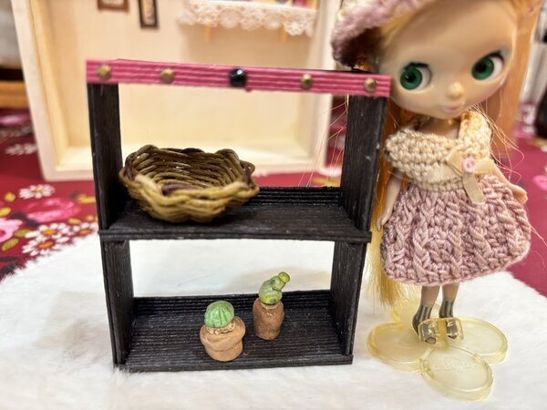 画像3: ミニチュア家具『1/12スケールのオープンシェルフと多肉植物とバスケットのセット』 (3)