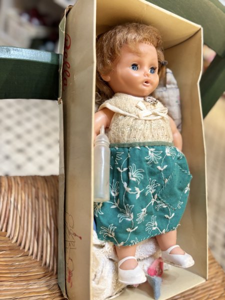 画像2: ブロンドにブルーの瞳の女の子　フランス製　ヴィンテージBella24cm (2)