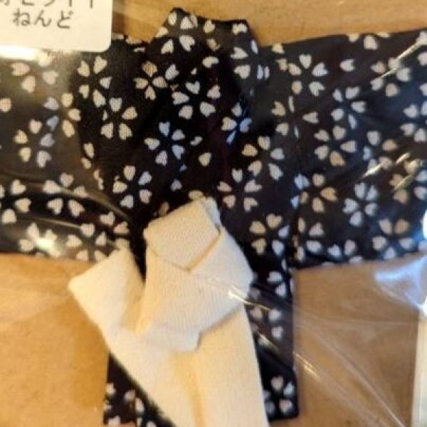 画像2: tetetto様製作オビツ11.ねんどろいどどーる共用サイズ 男性用着物（黒地に桜） (2)