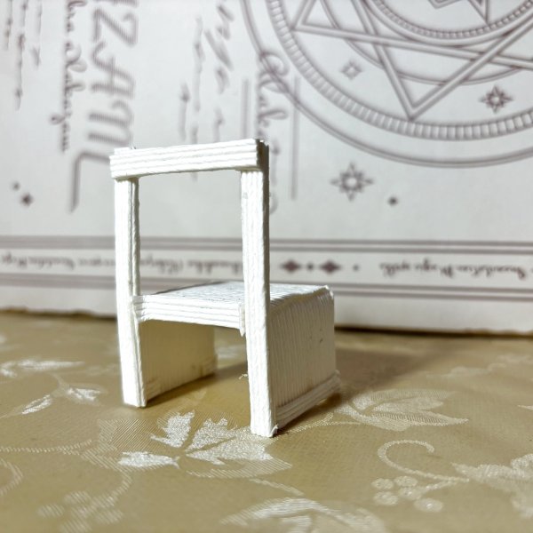 画像4:  1/12スケールサイズ白の椅子 (4)