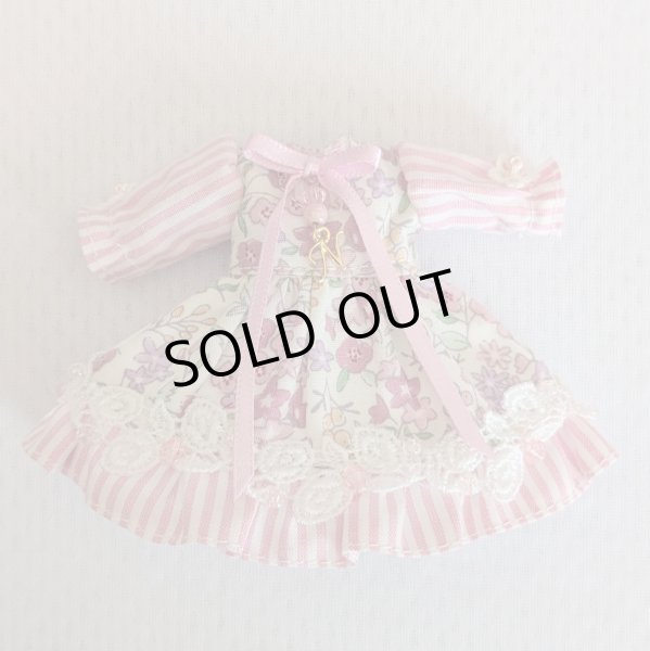 画像1: 【SALE】オビツ11ねんどろいどどーる共用サイズ　 長袖ワンピースドレス『ストライプピンク』 (1)