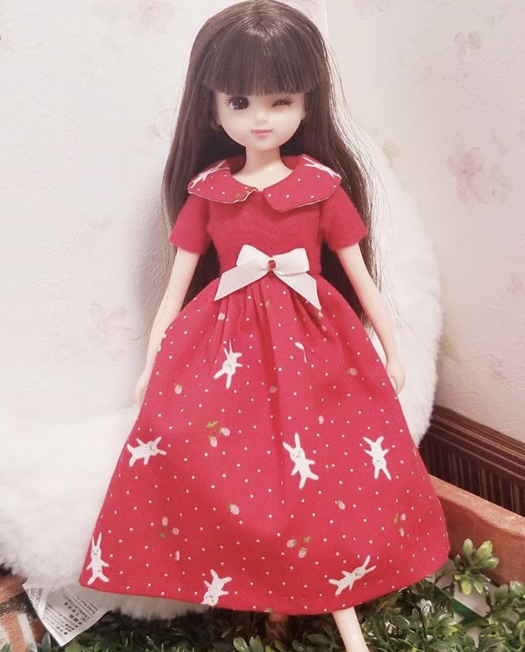 コロナに負けないキャンペーン特価 花布糸様制作 フェルトと異素材の赤いウサギワンピース リカちゃんsize N S Doll Cafe