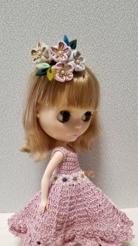 花布糸様 作成 ドールサイズつまみ細工髪飾り 薄い紅梅白梅の大ぶりのかんざし ユーピンタイプ N S Doll Cafe